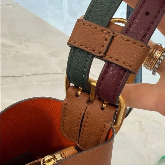 Tory Burch Perry Fine Leather Tote - Picture 15 of 16